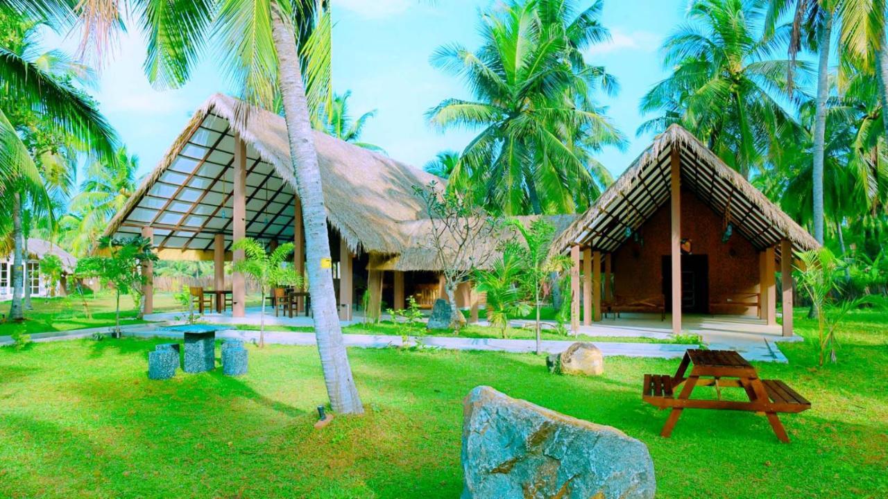 Coco Village Hotel Chilaw Bangadeniya Extérieur photo