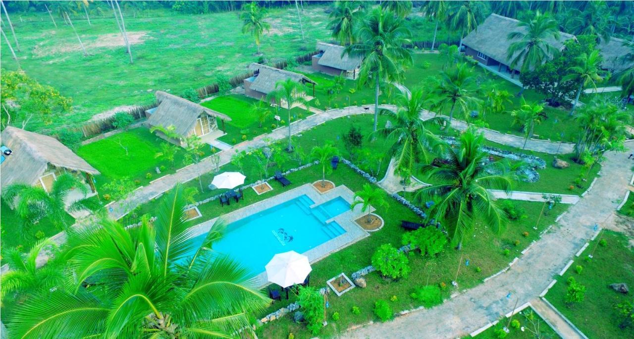 Coco Village Hotel Chilaw Bangadeniya Extérieur photo