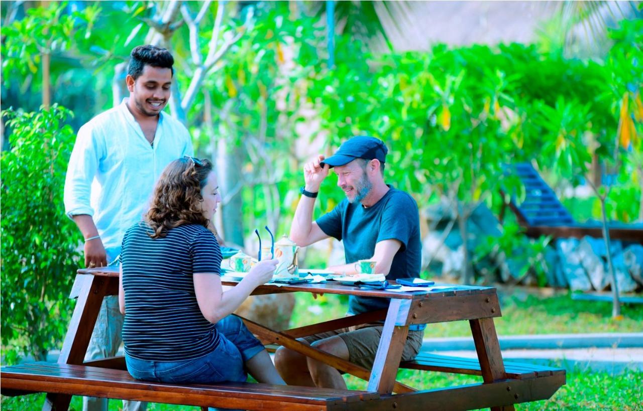 Coco Village Hotel Chilaw Bangadeniya Extérieur photo
