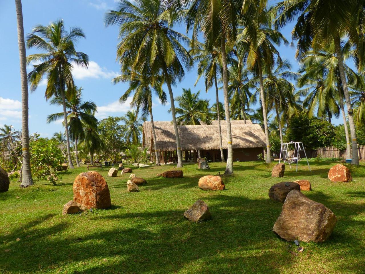 Coco Village Hotel Chilaw Bangadeniya Extérieur photo